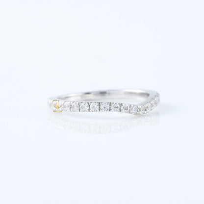 Round Cut Lab Grown Diamond Curved Wedding Ring For Her